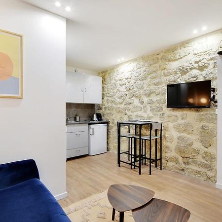 Freshly Renovated Apartment In The Heart Of Parijs Buitenkant foto