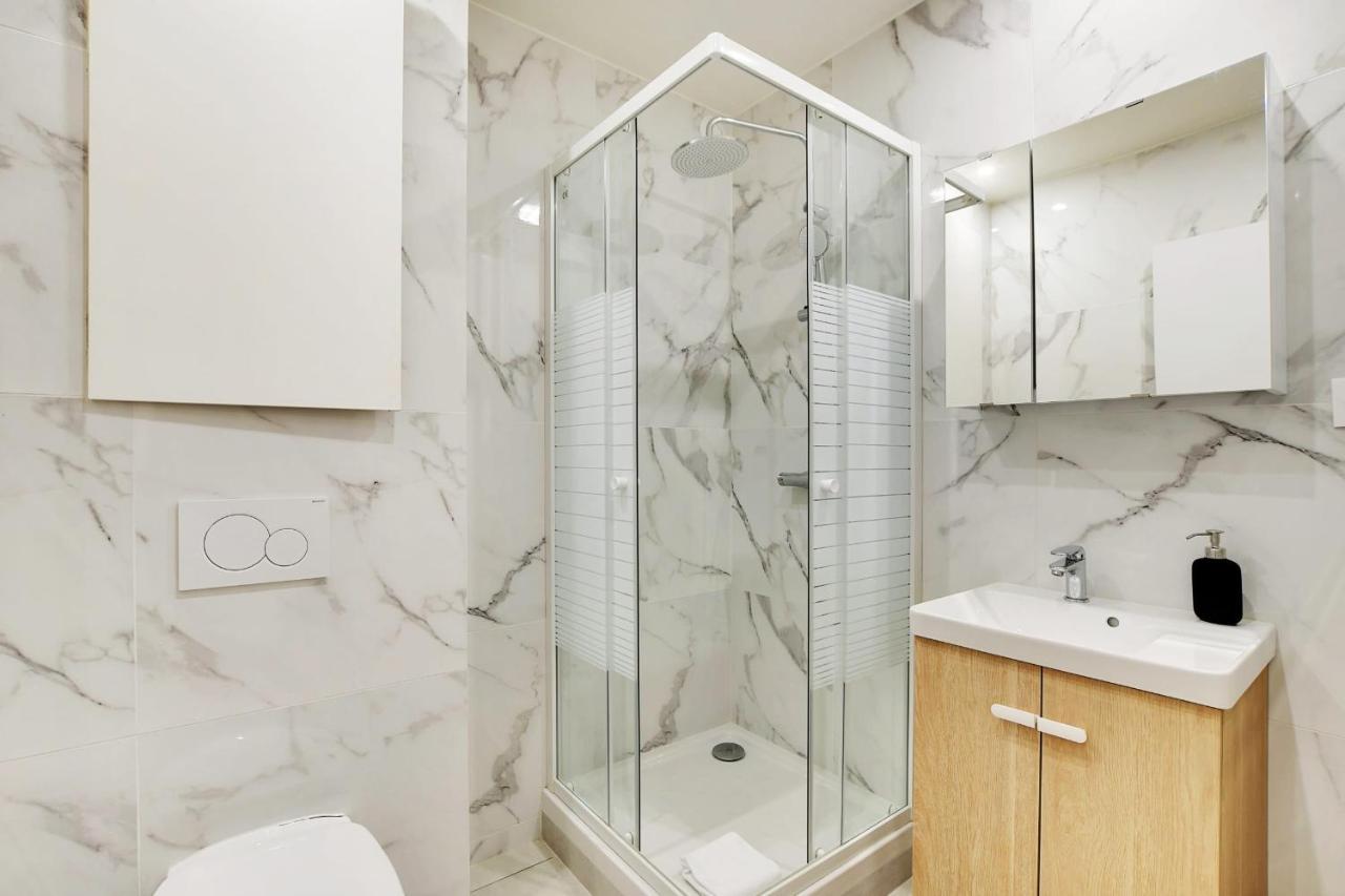 Freshly Renovated Apartment In The Heart Of Parijs Buitenkant foto