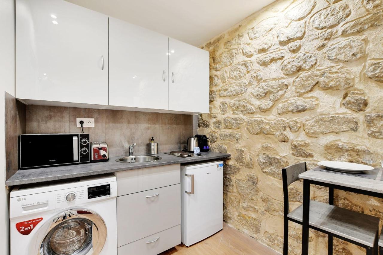 Freshly Renovated Apartment In The Heart Of Parijs Buitenkant foto